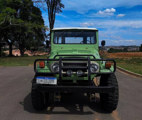 TOYOTA BANDEIRANTE 3.7 BJ50LV 4X4 TETO RIGIDO DIESEL 2P MANUAL